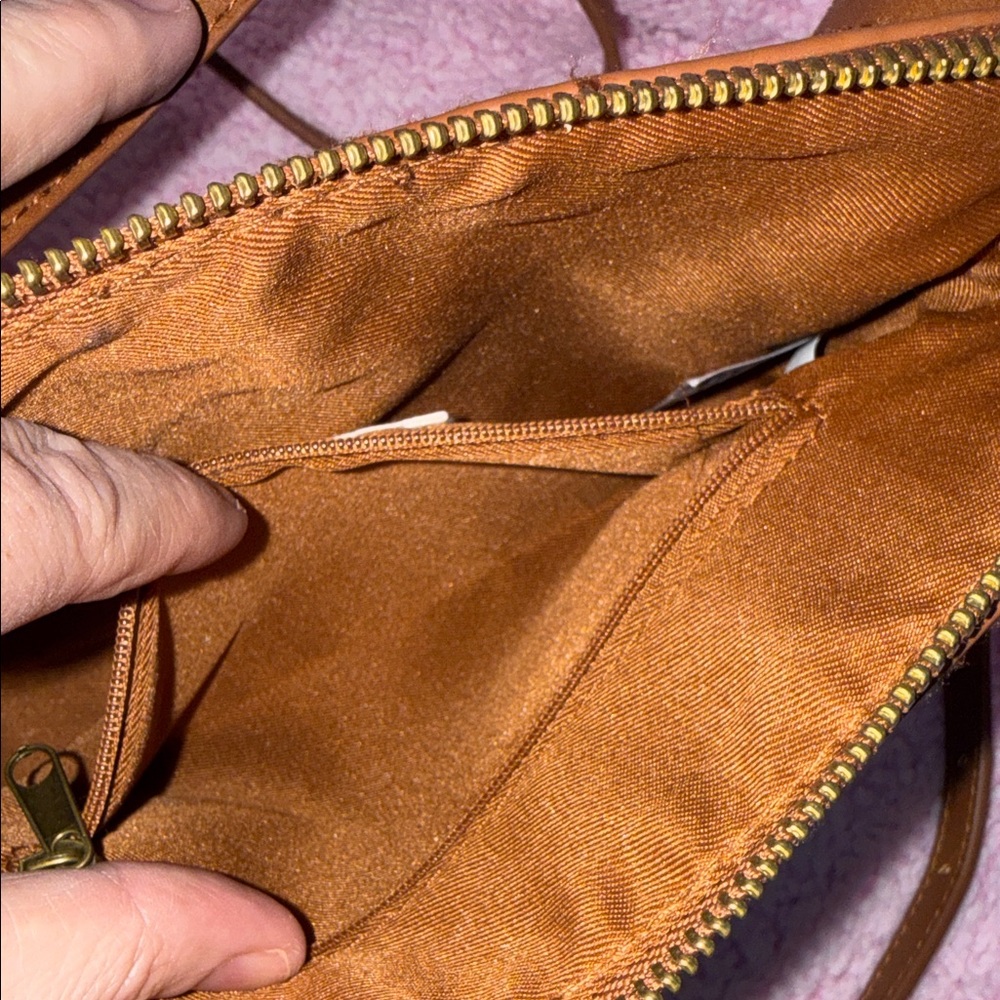Universal Thread Crossbody Bag - Picture 5 of 8